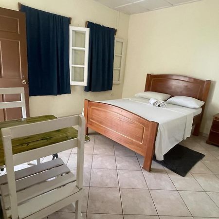 Pensao Domingas Hotell São Filipe Exteriör bild