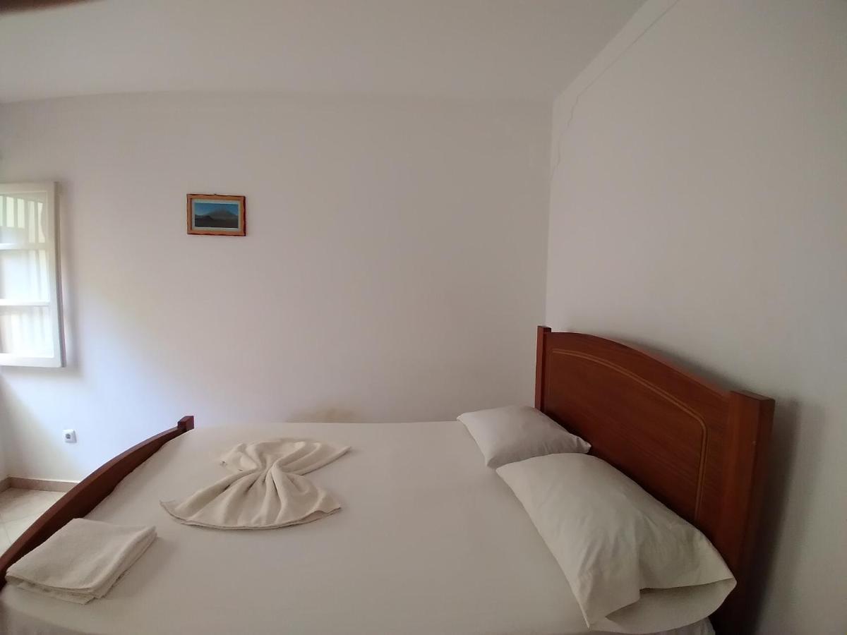 Pensao Domingas Hotell São Filipe Exteriör bild
