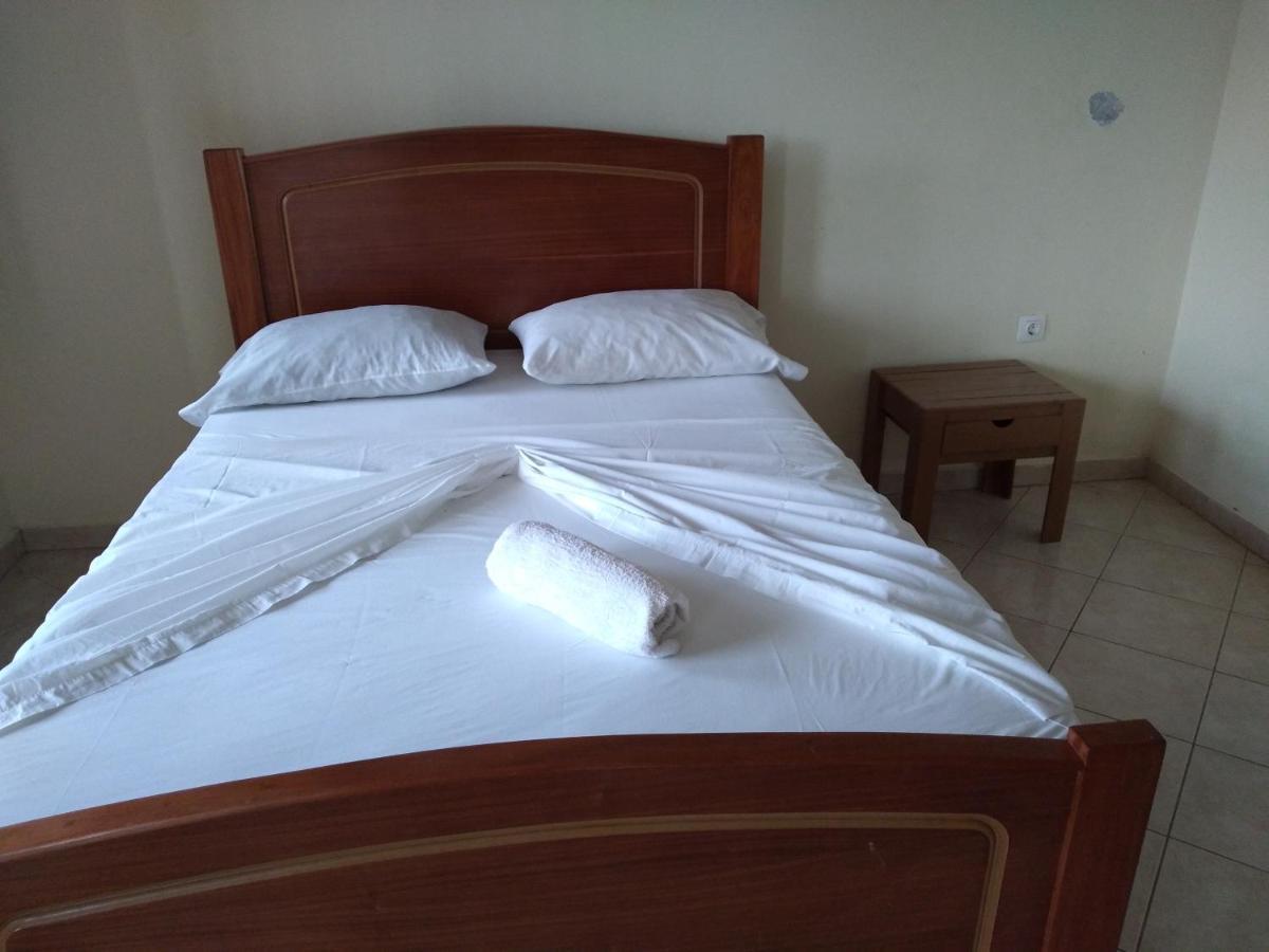 Pensao Domingas Hotell São Filipe Exteriör bild