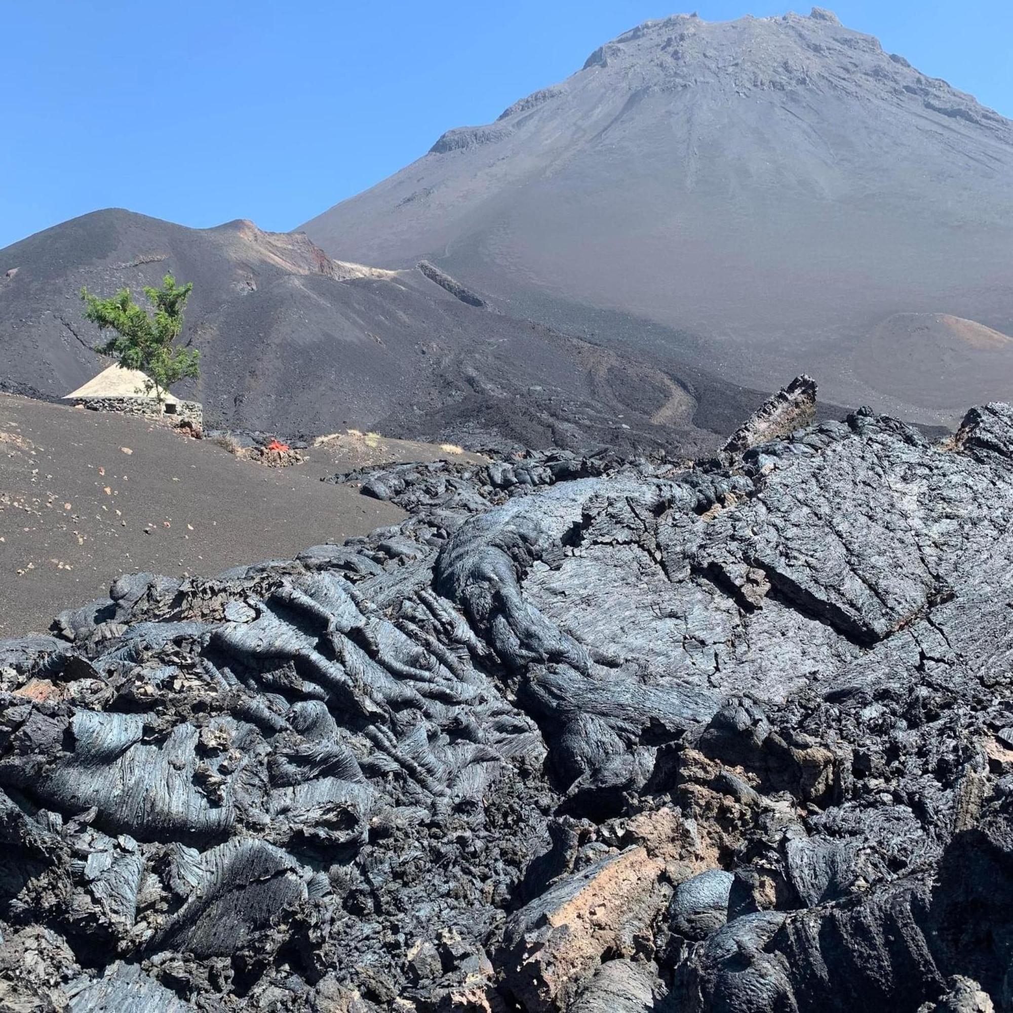 Pensao Domingas Hotell São Filipe Exteriör bild